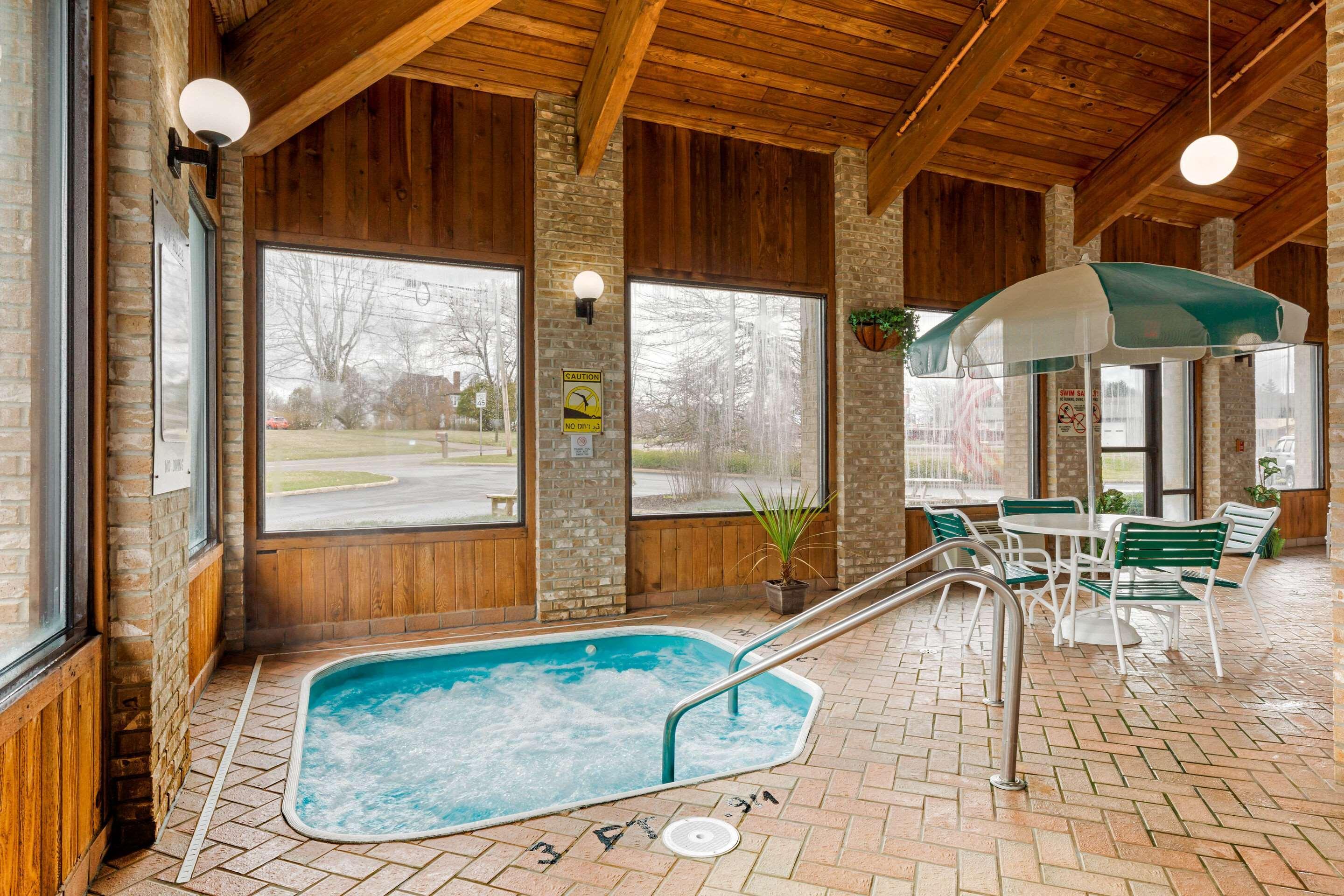 Quality Inn Wooster Exterior photo