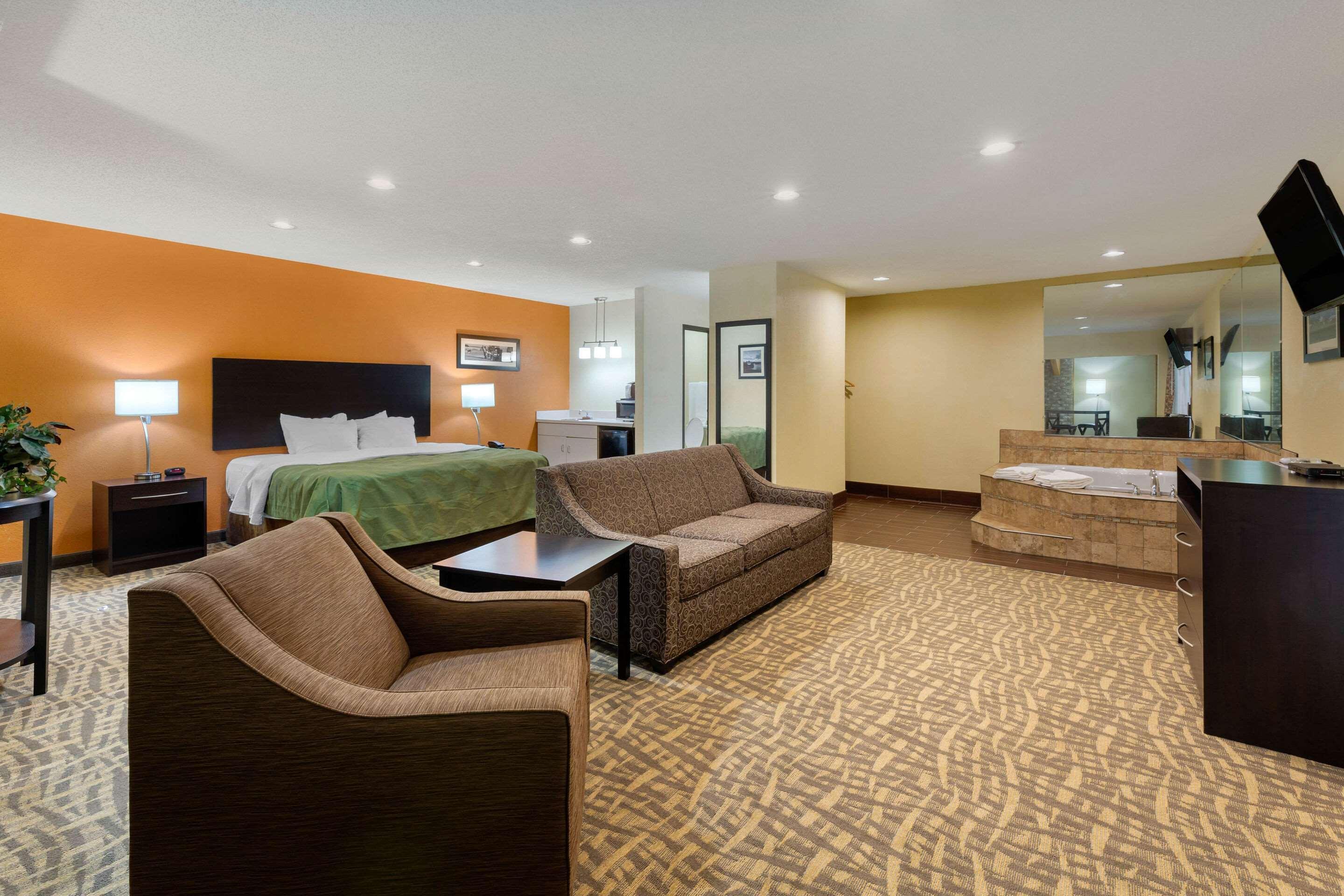 Quality Inn Wooster Exterior photo