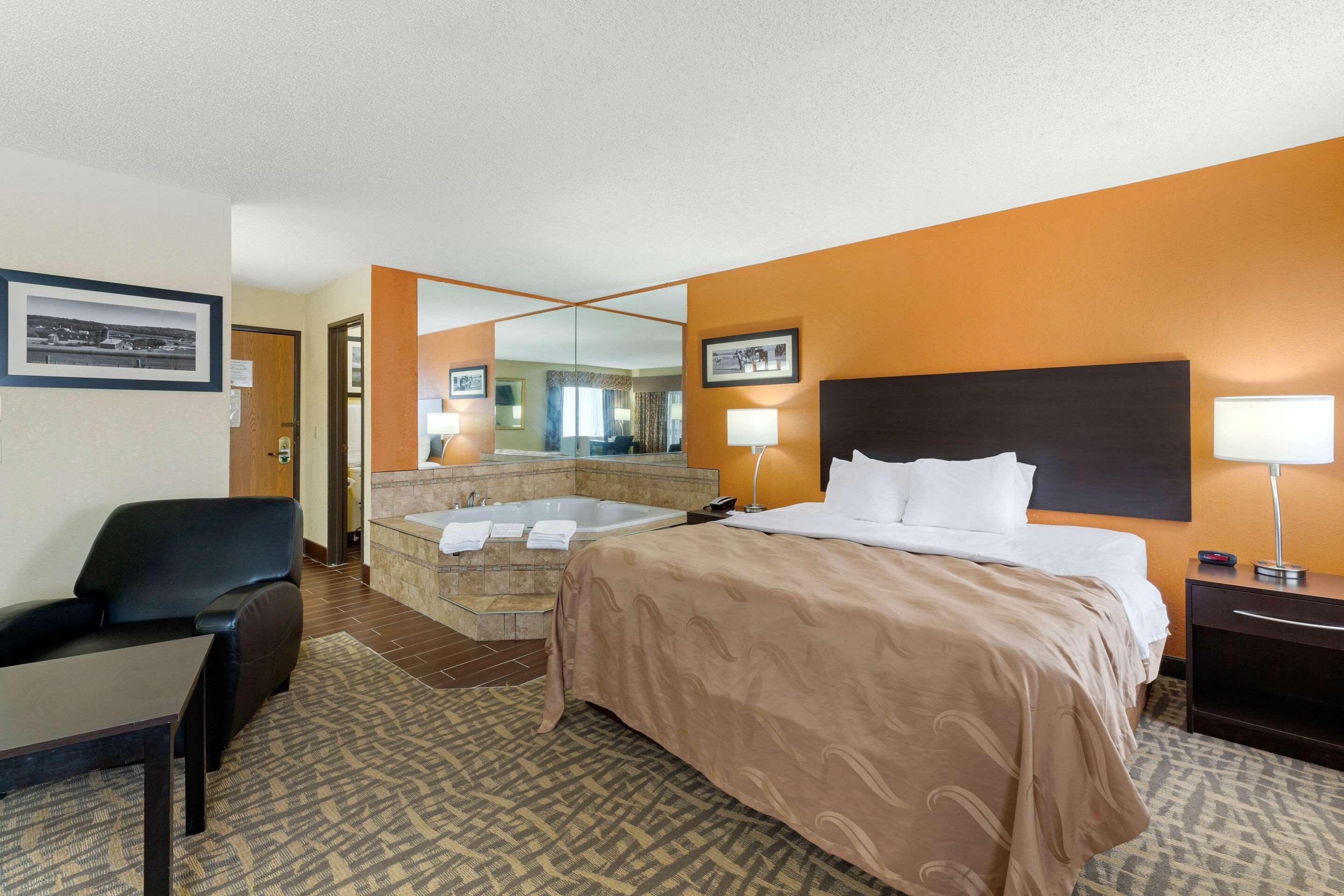 Quality Inn Wooster Exterior photo